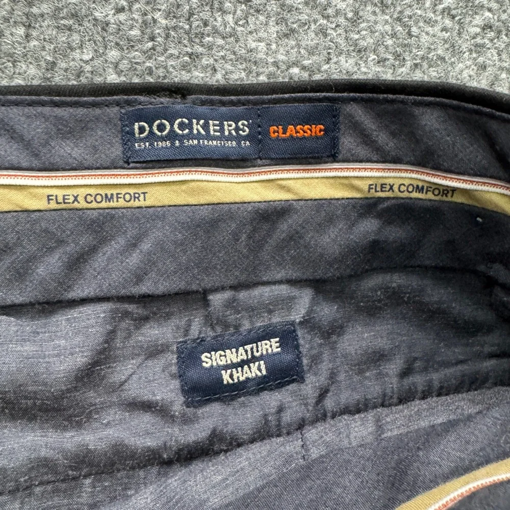 Dockers Signature Khaki Pants Mens 40x29 Black Classic Fit Lux Cotton Stretch